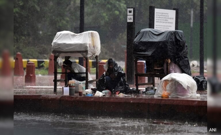 Rain Hits Parts Of Delhi, Minimum Temperature Settles At 25.2 Degrees