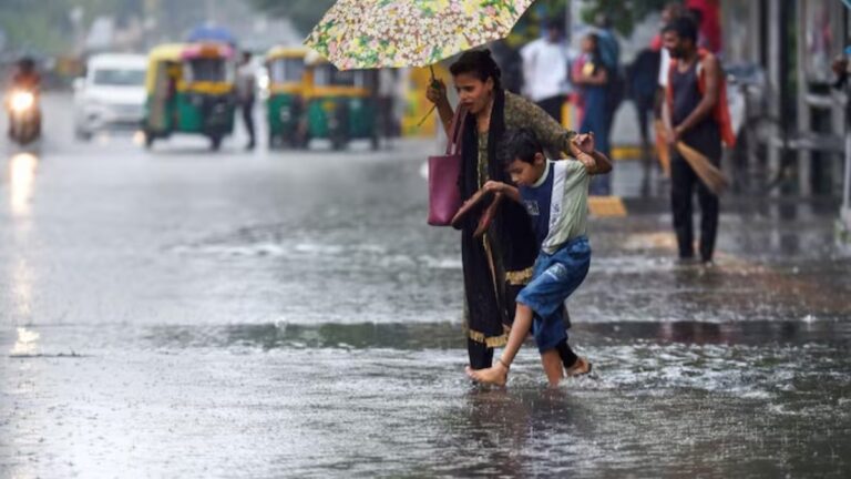 आज मौसम का पूर्वानुमान: आईएमडी ने इन राज्यों में भारी बारिश का अलर्ट जारी किया | विवरण जांचें