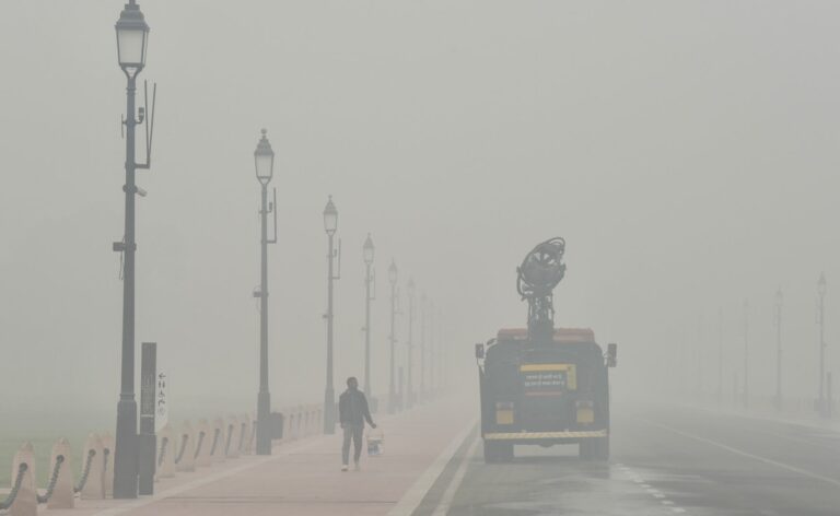 दिल्ली के स्कूलों को फिर से खोलने पर, वायु शोधक, मध्याह्न भोजन पर शीर्ष न्यायालय का नोट