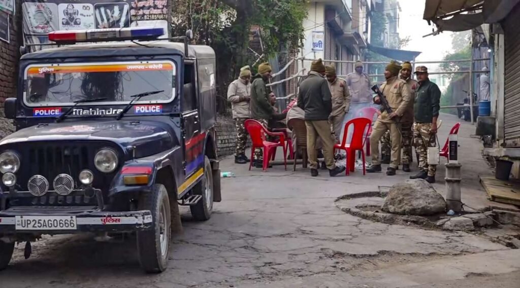 संभल विवाद सुप्रीम कोर्ट तक पहुंच गया है क्योंकि शाही मस्जिद कमेटी ने जिला अदालत के आदेश को चुनौती दी है
