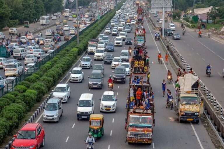 गणतंत्र दिवस परेड के लिए दिल्ली, नोएडा, गुरुग्राम में यातायात सलाह जारी: मार्ग परिवर्तन की जाँच करें