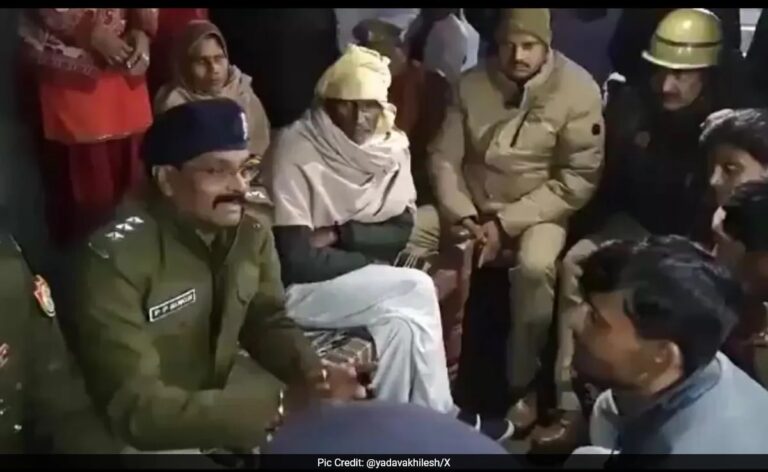 यूपी परिवार का आरोप है कि व्यक्ति की हिरासत में मौत हो गई, पुलिस का कहना है कि वह भागते समय गिर गया