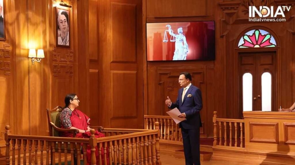 AAP KI ADALAT: SMRITI IRANI को तुलसी की भूमिका पर स्पष्ट हो जाता है और KSBKBT का दूसरा संस्करण