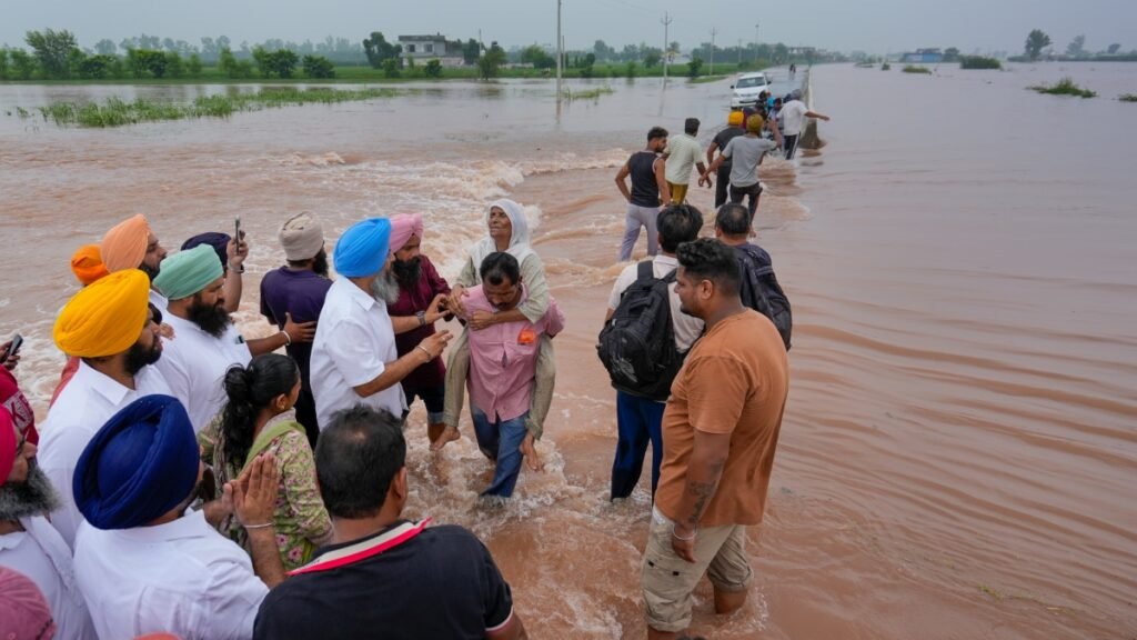पंजाब दशकों में सबसे खराब बाढ़ से लड़ता है; सीएम मान ने पीएम मोदी से राहत फंडों में 60,000 करोड़ रुपये जारी करने का आग्रह किया