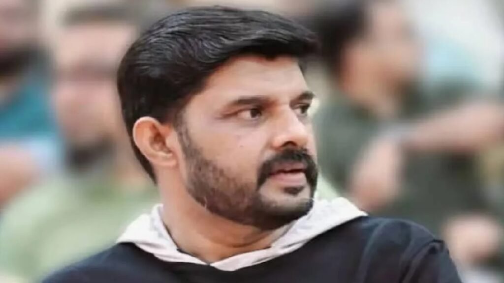 मलयालम अभिनेता कलाभवन नवस, एर्नाकुलम में होटल के कमरे के अंदर मृत पाया गया
