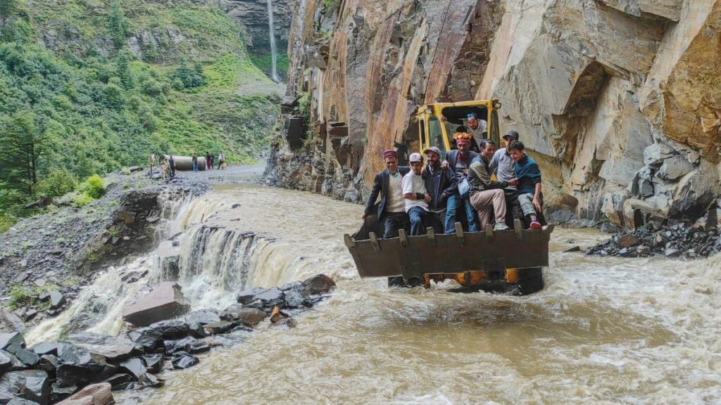 हिमाचल में पारिस्थितिक असंतुलन के बीच एससी ने गंभीर चेतावनी दी: 'जल्द ही पतली हवा में गायब हो सकता है'