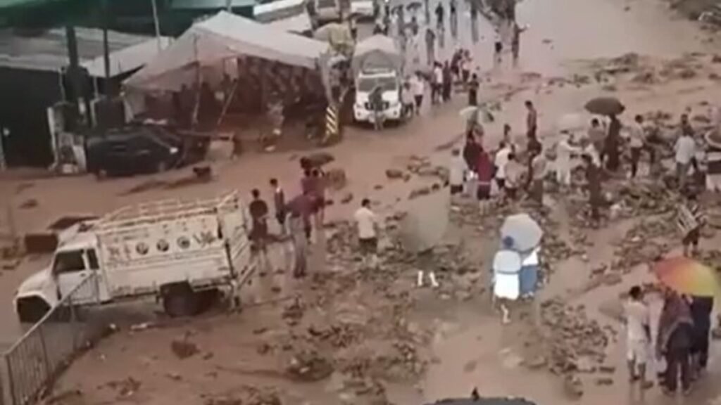 हिमाचल रेन फ्यूरी: क्लाउडबर्स्ट मंडी में कई भूस्खलन को ट्रिगर करता है; चंडीगढ़ -मैली एनएच अवरुद्ध